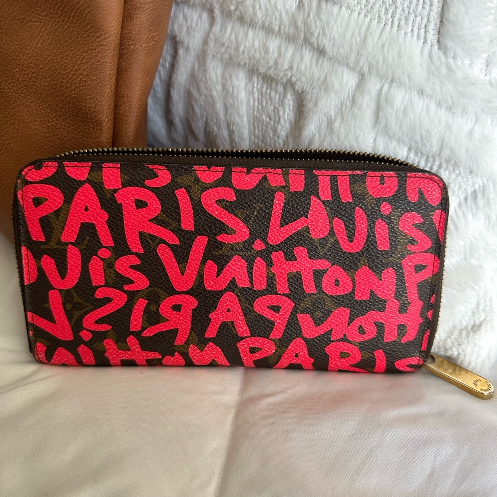 Louis Vuitton graffiti wallet